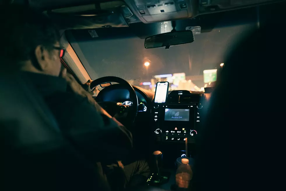 Can You Text at a Red Light in Utah?