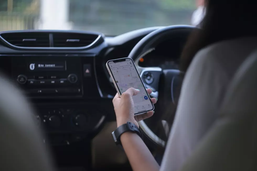Can You Text at a Red Light in Utah?